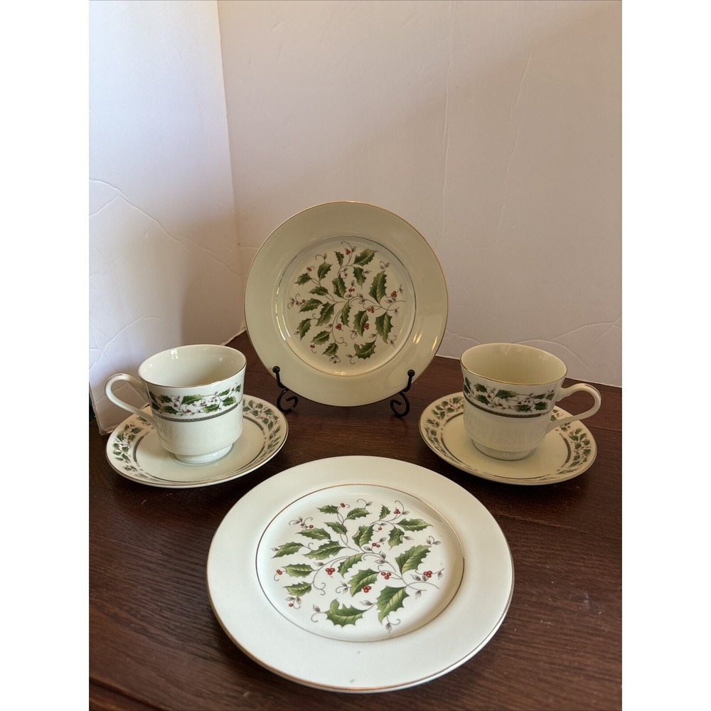 Royal Limited Holly Holiday Japan‎ Lunch Snack Set 6 Pc 2 Each Plate Cup Saucer